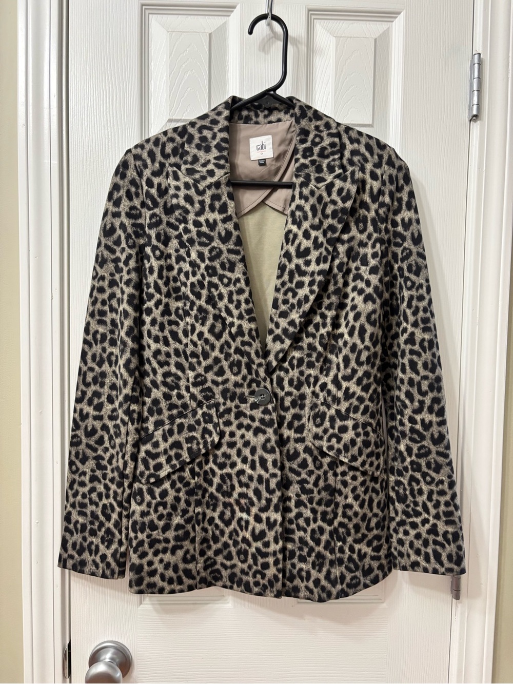 CAbi Leopard-Print Tailored Blazer in Taupe and Black Style #3373 Women’s Sz 0 - Picture 3 of 8
